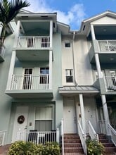 Building Photo - 370 SW 14th Ave
