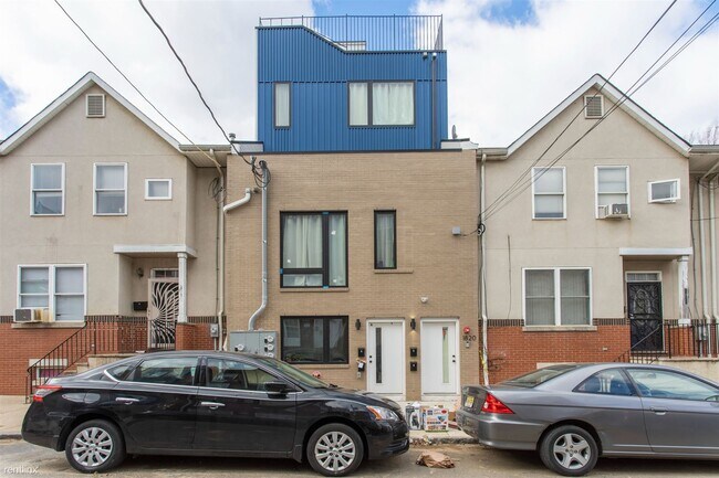 Building Photo - 2 br, 2 bath 4plex - 1820 N 18th St Unit B