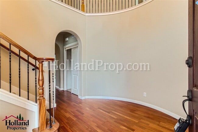 Building Photo - Stunning 3-Bedroom Home in Desirable Orenco Station Community!