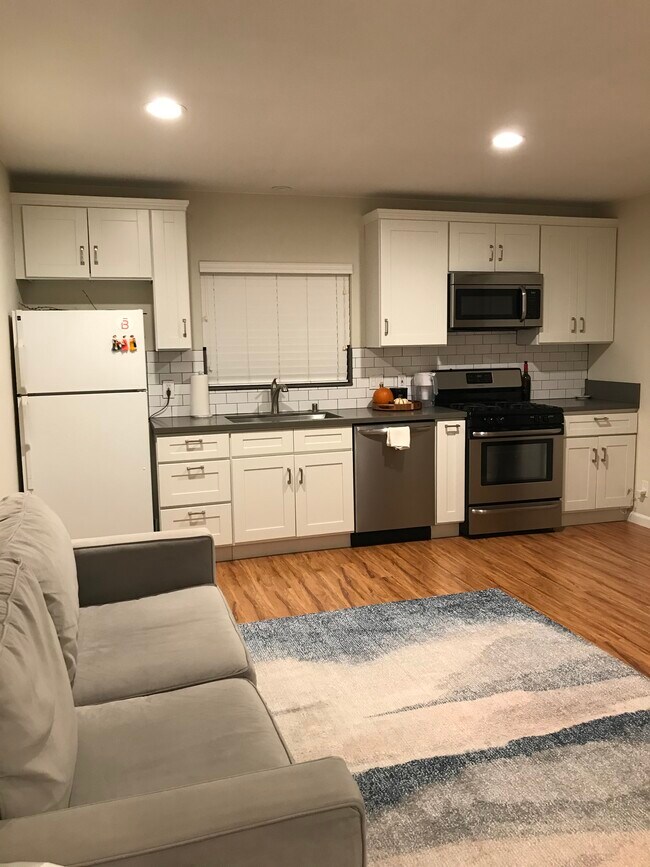 Kitchen - 1762 Malcolm Ave