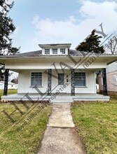 Building Photo - 142 N Fruitridge Ave