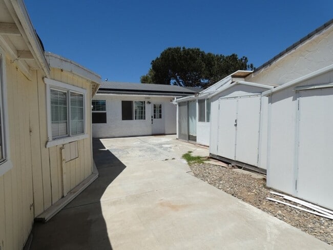 Foto del edificio - Single Story 2 Bedroom 2 Bath Casita Utilities Included