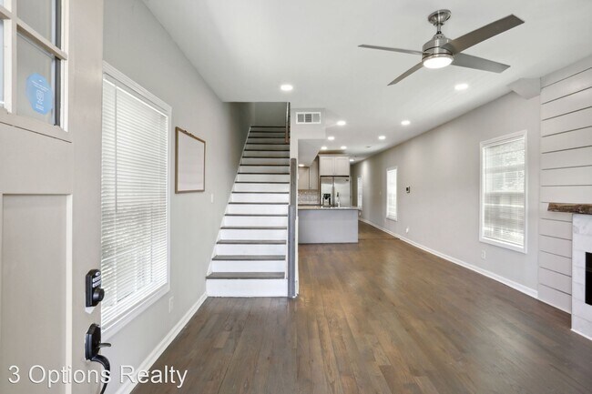 Foto del edificio - 3 br, 3 bath House - 216 Delevan Street SW