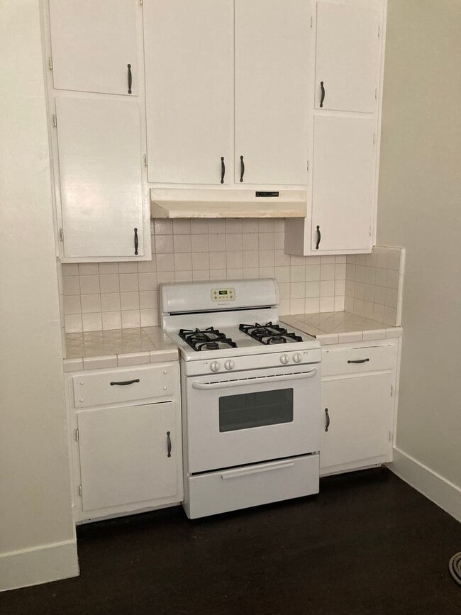 Building Photo - 2337 E Olive Ave