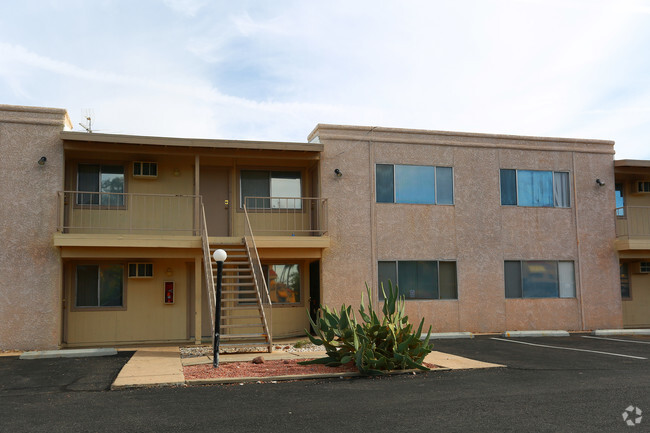 Building Photo - Casa Larga Apartments