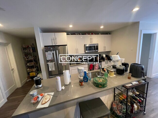 Building Photo - 1065 Tremont St