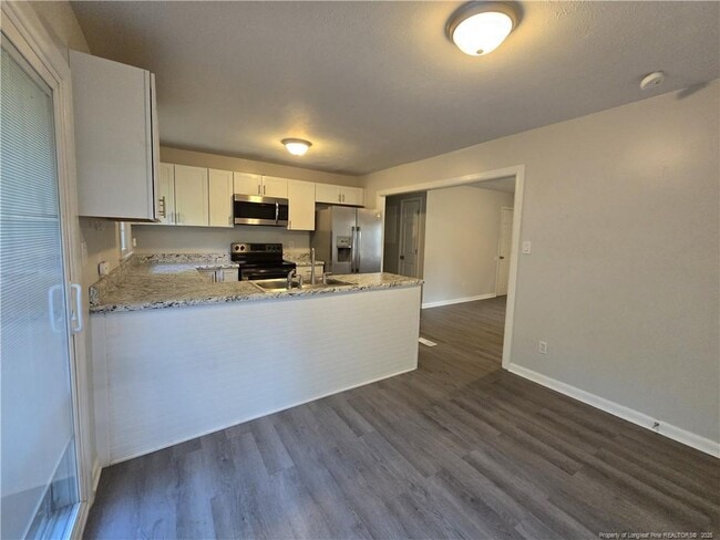 Building Photo - 807 Miller Ave