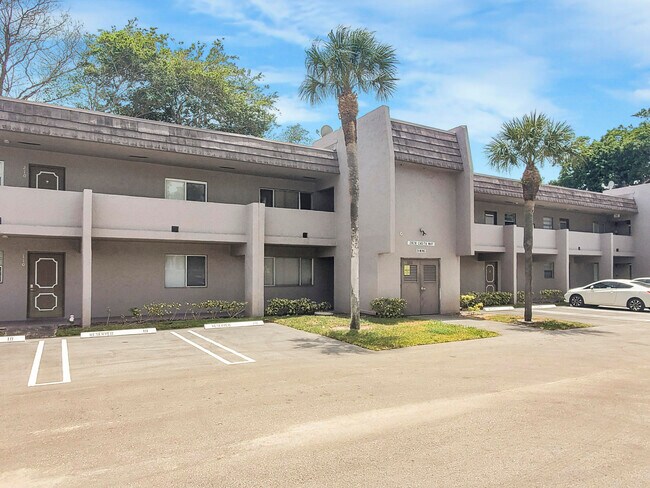 Building Photo - 2828 Casita Way