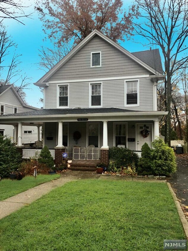Primary Photo - 361 S Maple Ave