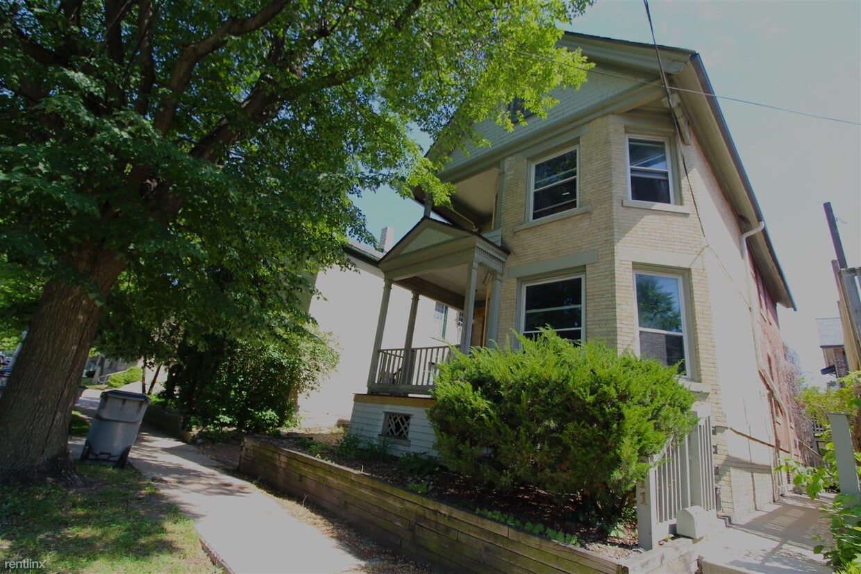Primary Photo - 2 br, 1 bath House - 811 E Pleasant St 1