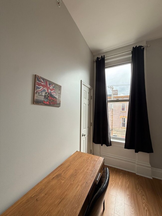 Foto del edificio - 2134 E Carson St