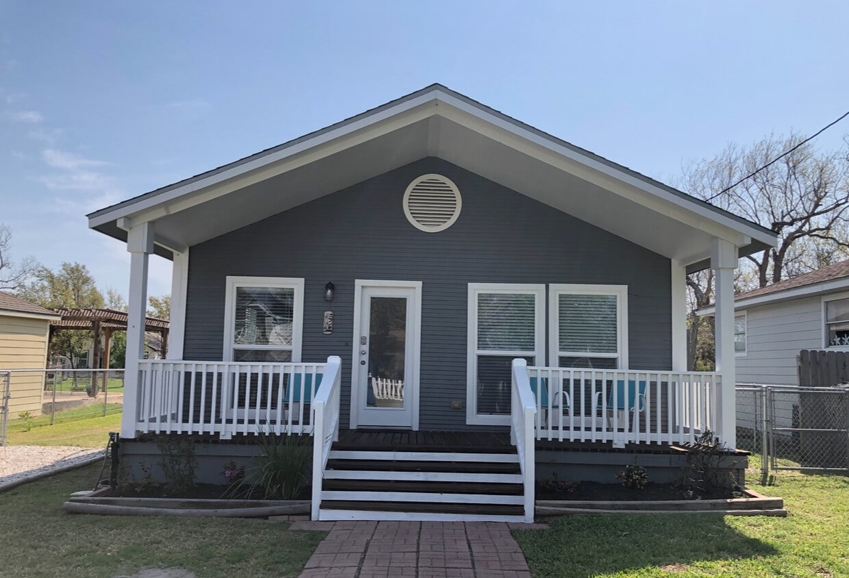 1114 Patton St, Rockport, TX 78382 House Rental in Rockport, TX