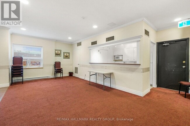 Building Photo - 900 Dynes Rd