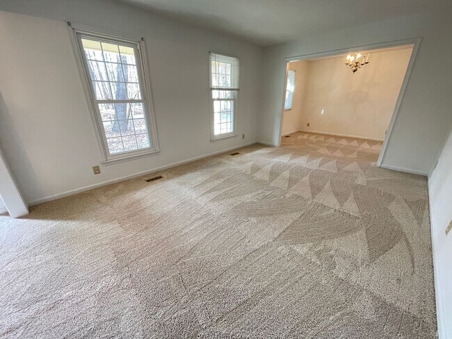 Foto del edificio - Lovely 3br 2ba home in quiet Chapel Hill neighborhood, walking distance to McDougle Elementary!
