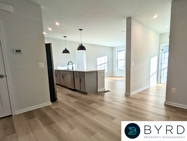 Foto del edificio - 13251 Garland Ln