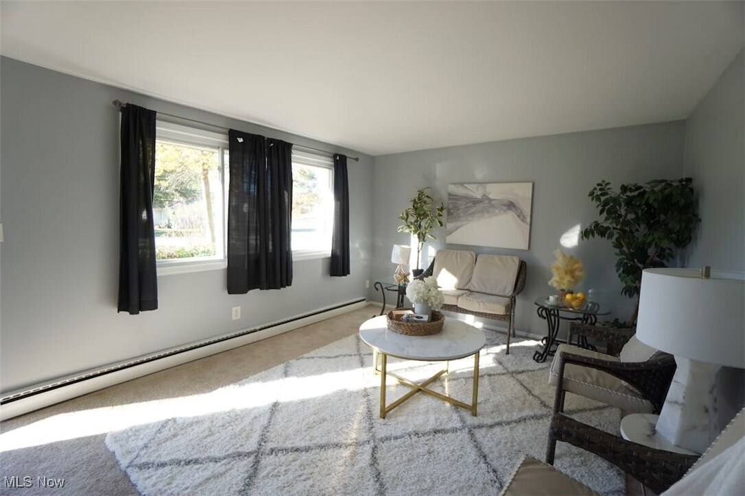 211 Hilltop Dr Chardon, OH 44024 – photo 2