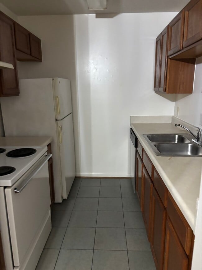 Building Photo - 1208 Bush River Rd