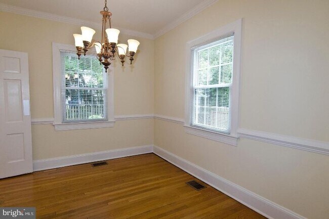 Foto del edificio - 103 N Brook Ln