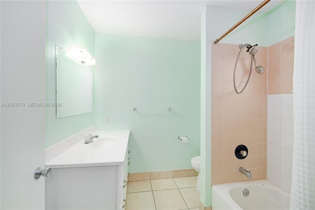 Foto del edificio - 2683 Lake Haven Rd