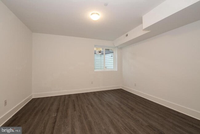 Foto del edificio - 1956 N 8th St