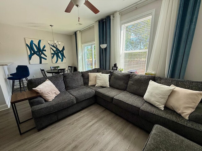 Foto del edificio - 751 Jacobs Millpond Rd