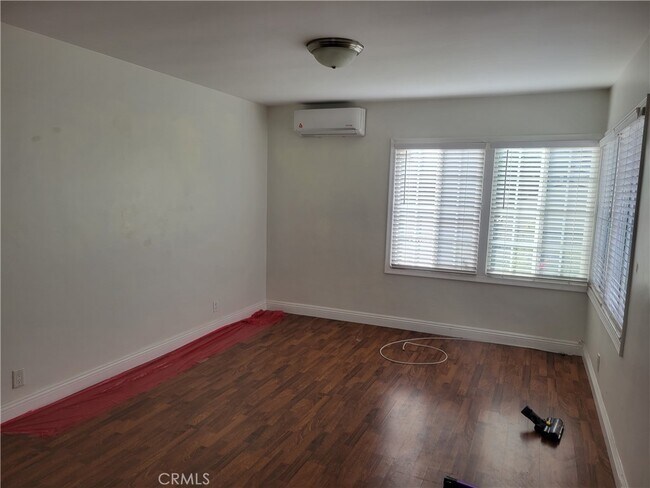 Building Photo - 1626 W 204th St