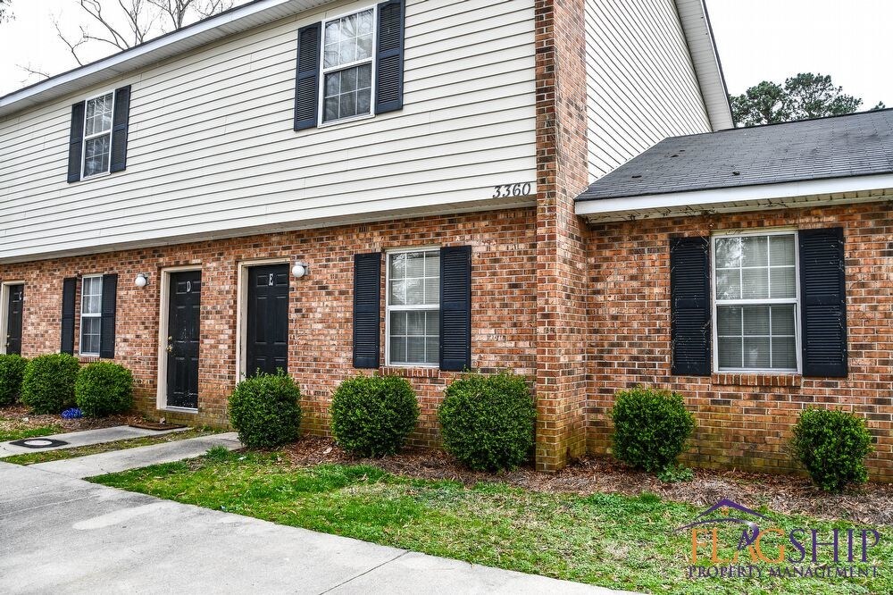 Primary Photo - End Unit Townhouse in Farmville NC
