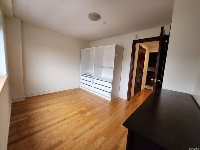 Foto del edificio - 132-26 Avery Ave