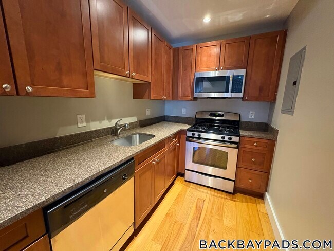 Foto del edificio - 113 Beacon St