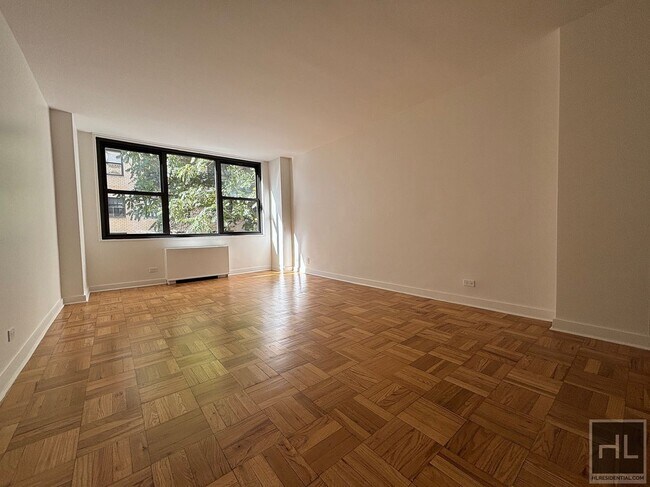 Foto del edificio - EAST 49 STREET