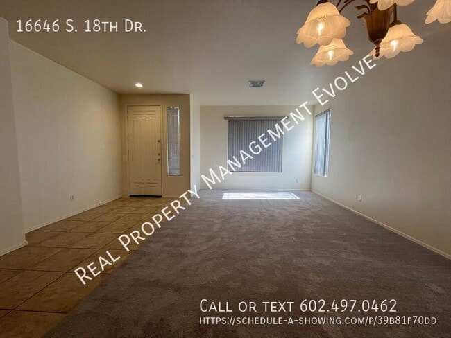 Building Photo - Spacious Phoenix Home