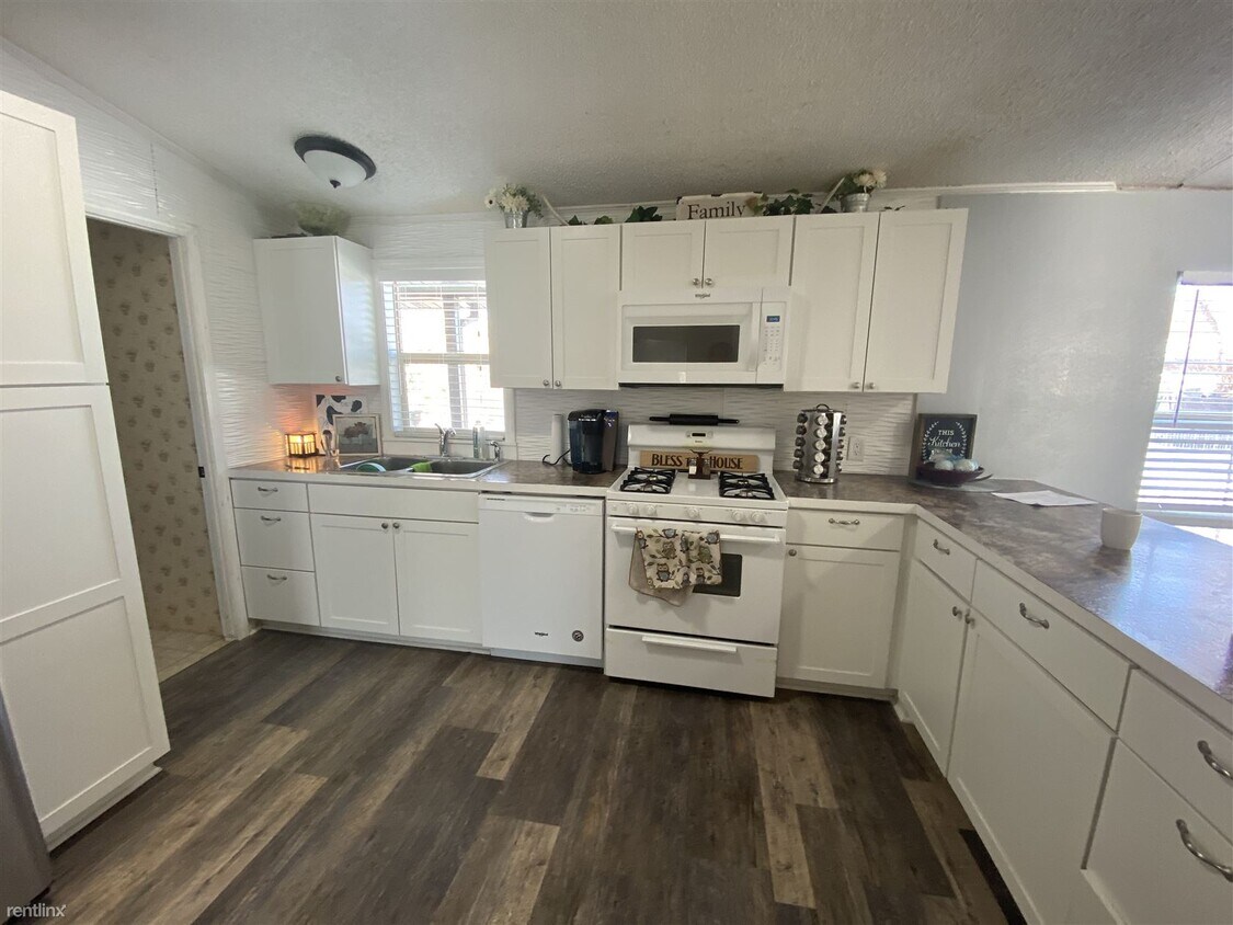 Building Photo - 3 br, 2 bath House - 76 North 400 East 76