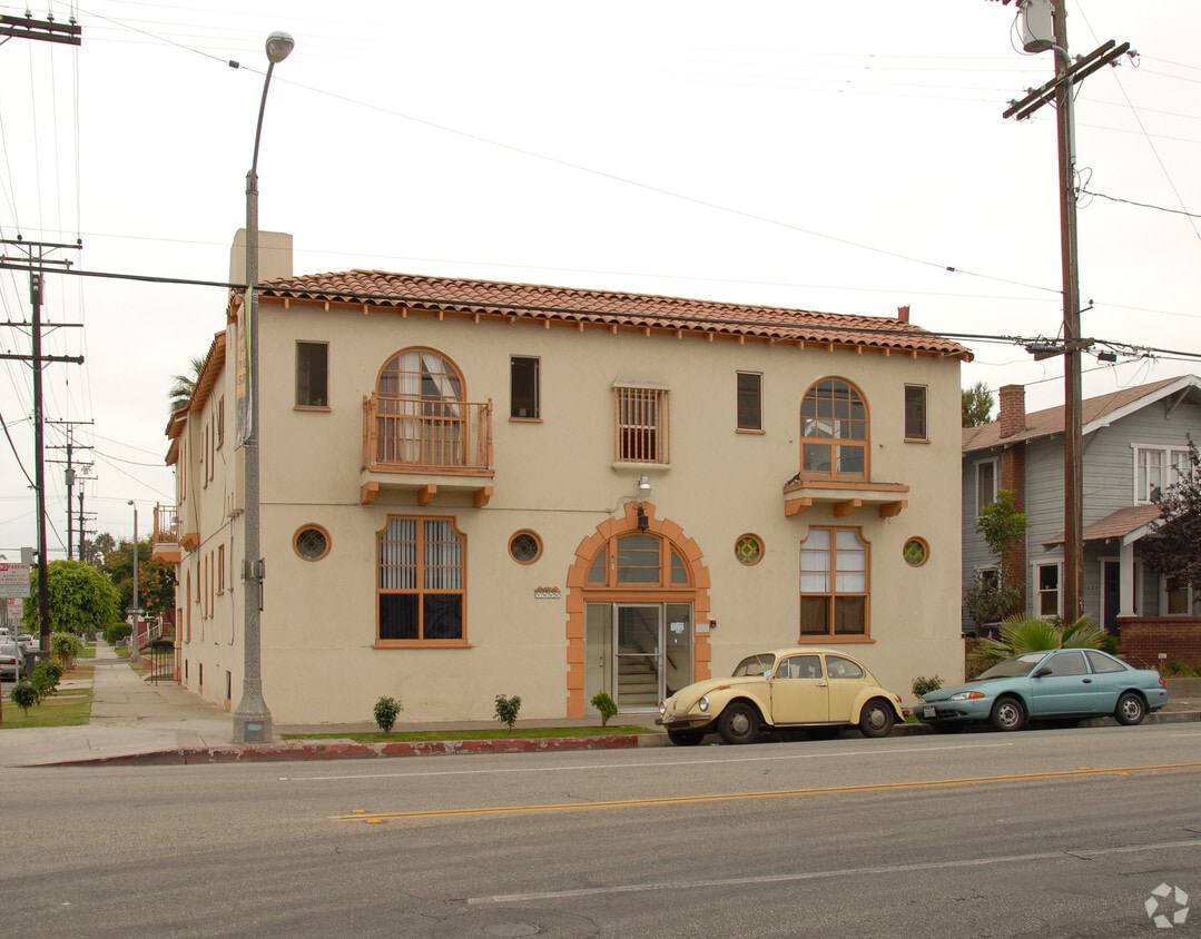 Building Photo - 1630 E Broadway