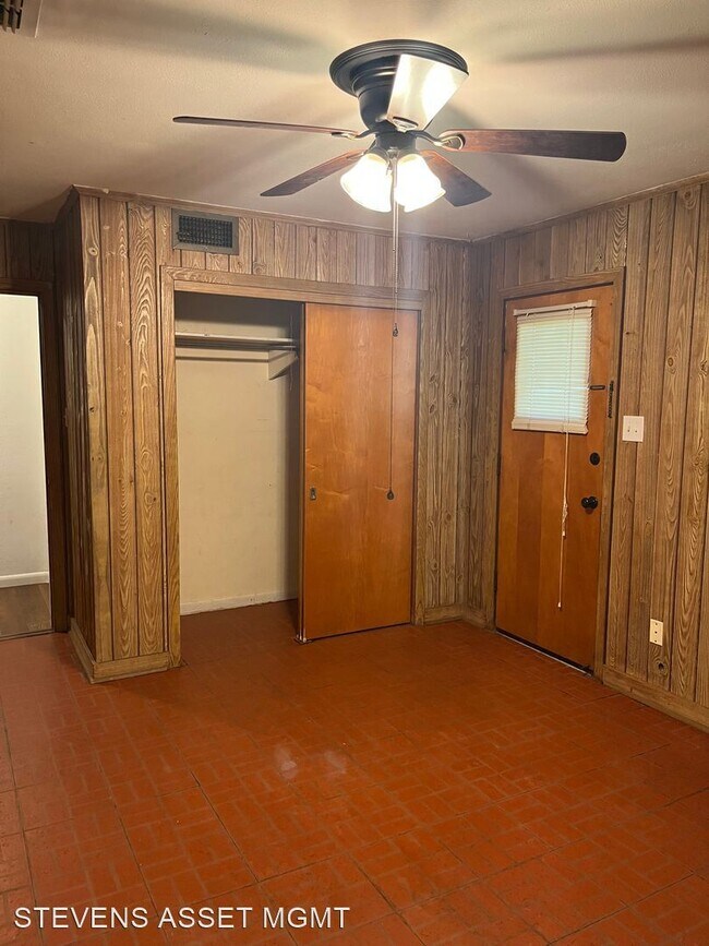 Building Photo - 3 br, 1 bath House - 141 Kayla St.