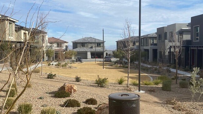 Building Photo - Summerlin 3 bedroom townhome built 2021