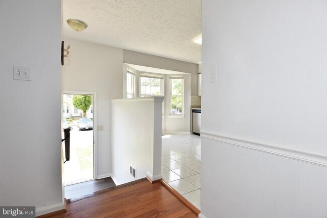 Foto del edificio - 891 Bayridge Dr