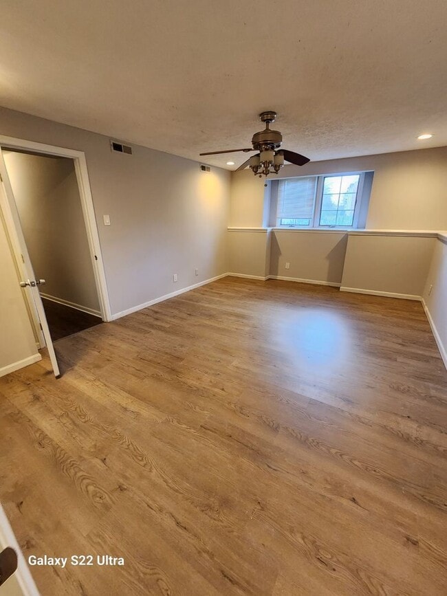 Building Photo - 2 Bedroom Luxury Condo nestled in the heart of Sicklerville NJ