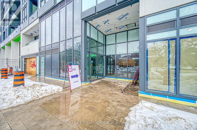 Building Photo - 6 Greenbriar Rd