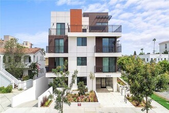 Building Photo - 1482 S Sherbourne Dr