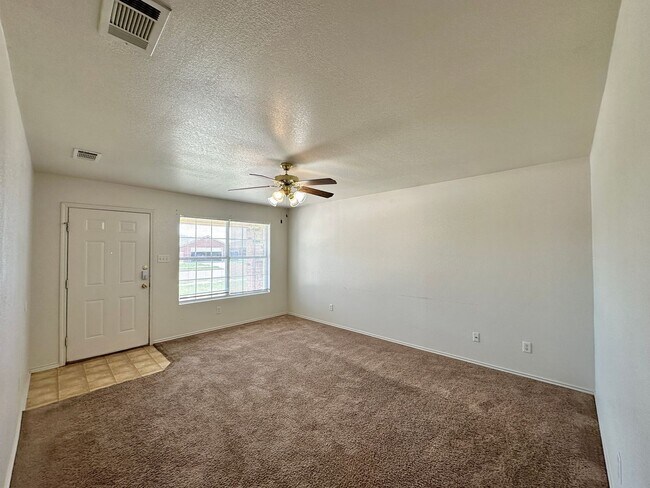 Building Photo - 5204 Lauren Lea Dr