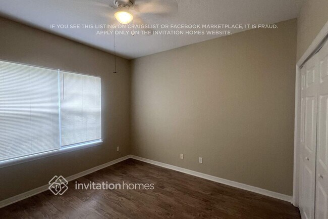 Foto del edificio - 10649 Masters Dr