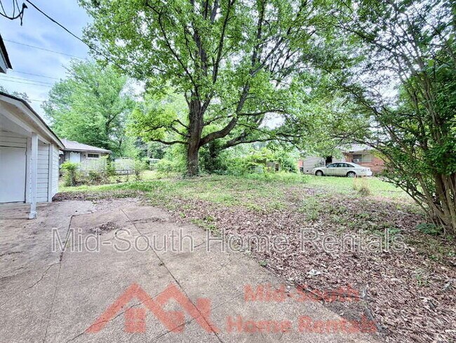 Building Photo - 2147 Pamela Dr