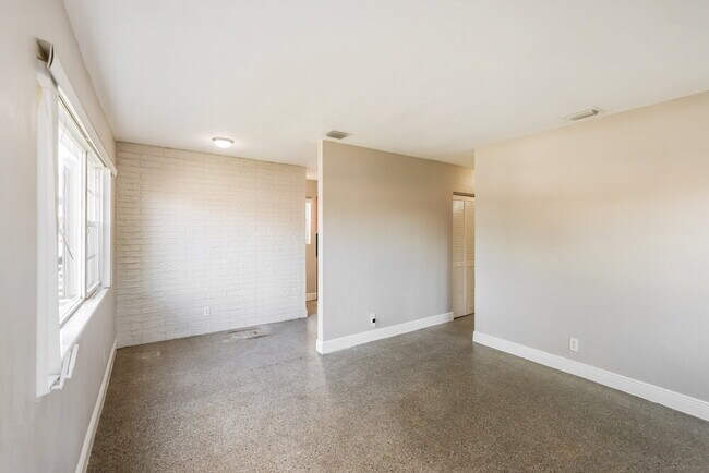 Foto del edificio - 2218 Farragut St