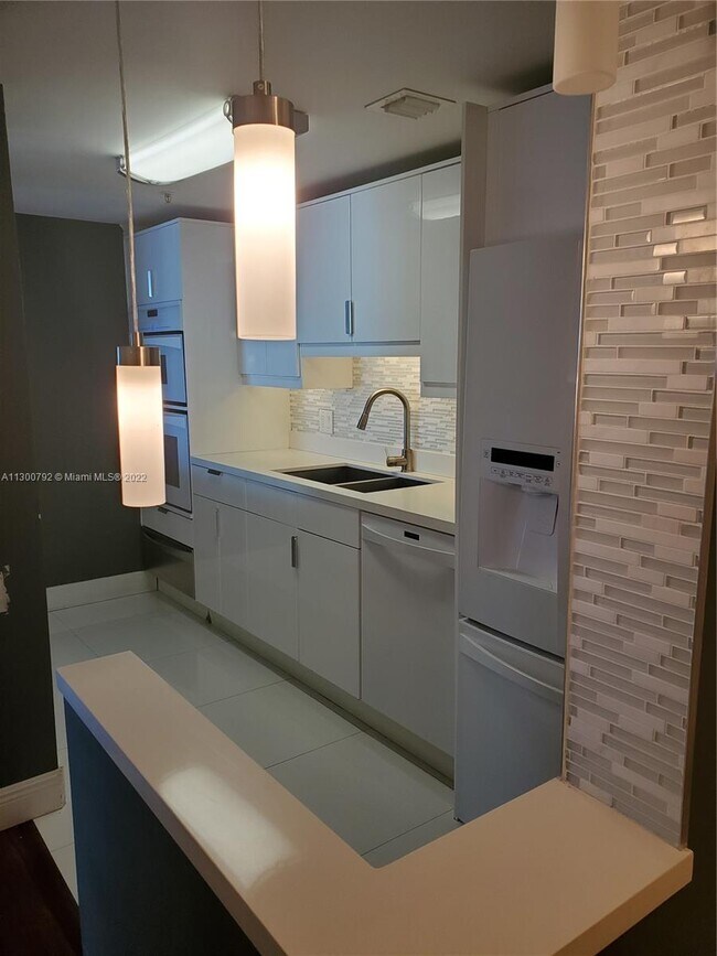 Foto del edificio - 275 NE 18th St