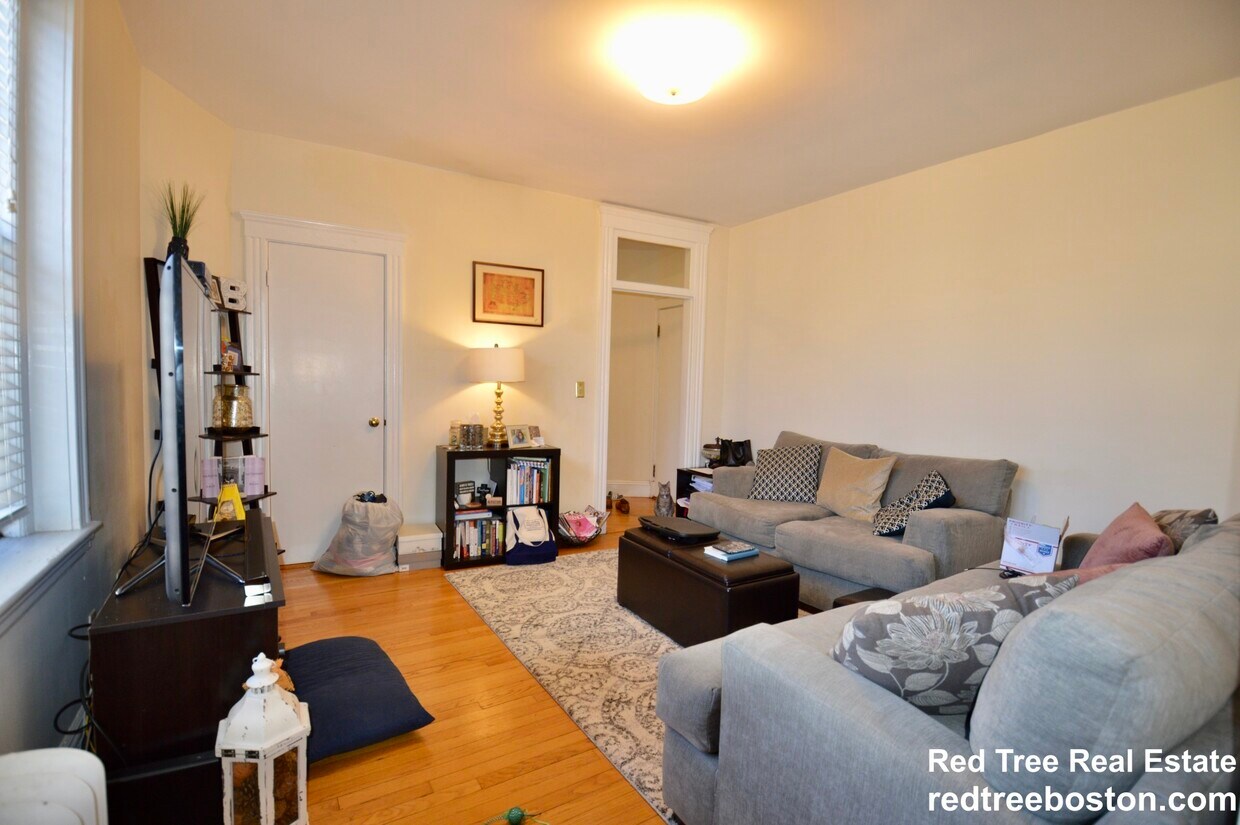 Foto principal - 374 Chestnut Hill Ave