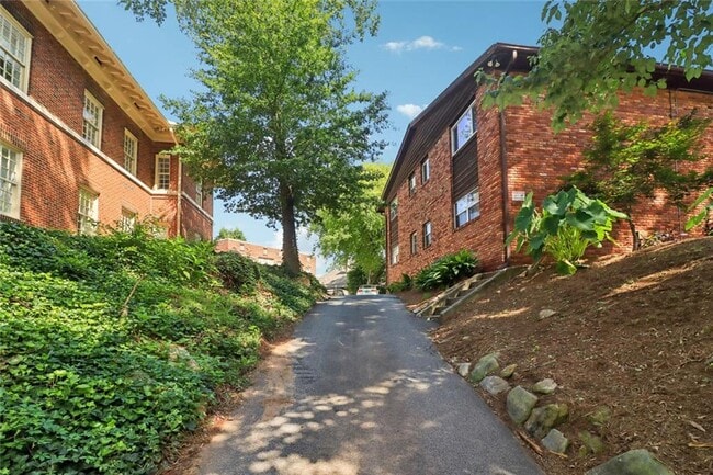 Building Photo - 1284 Piedmont Ave NE