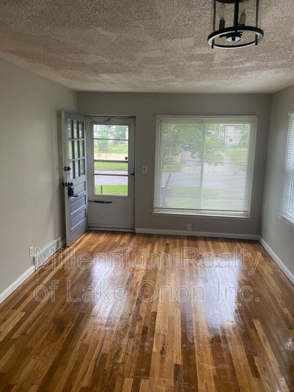Foto del edificio - 46 E Ypsilanti Ave