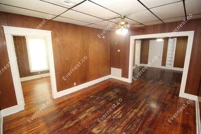 Foto del edificio - 1111 E McLeod Ave