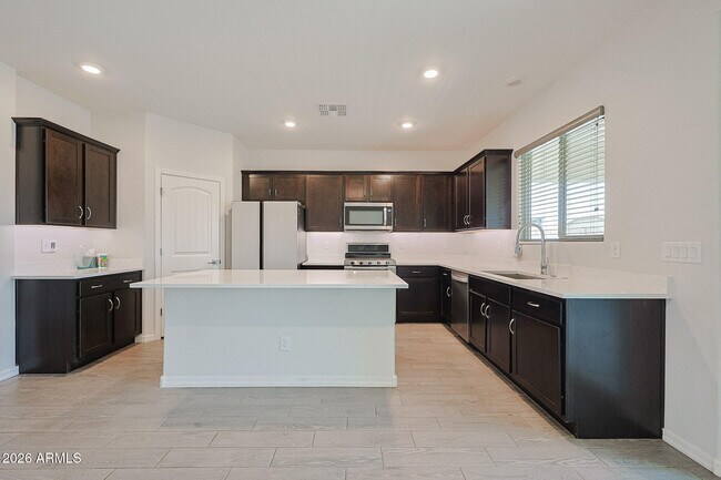 Building Photo - 17435 W Laurie Ln