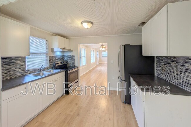 Building Photo - 2151 Meharry Ave